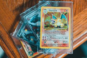 Le prix CHOQUANT d’une carte Pokémon Dracaufeu !